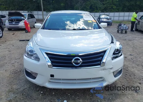 2015 Nissan Altima 2.5 S z USA, uszkodzony, nr VIN 1N4AL3AP7FC267447